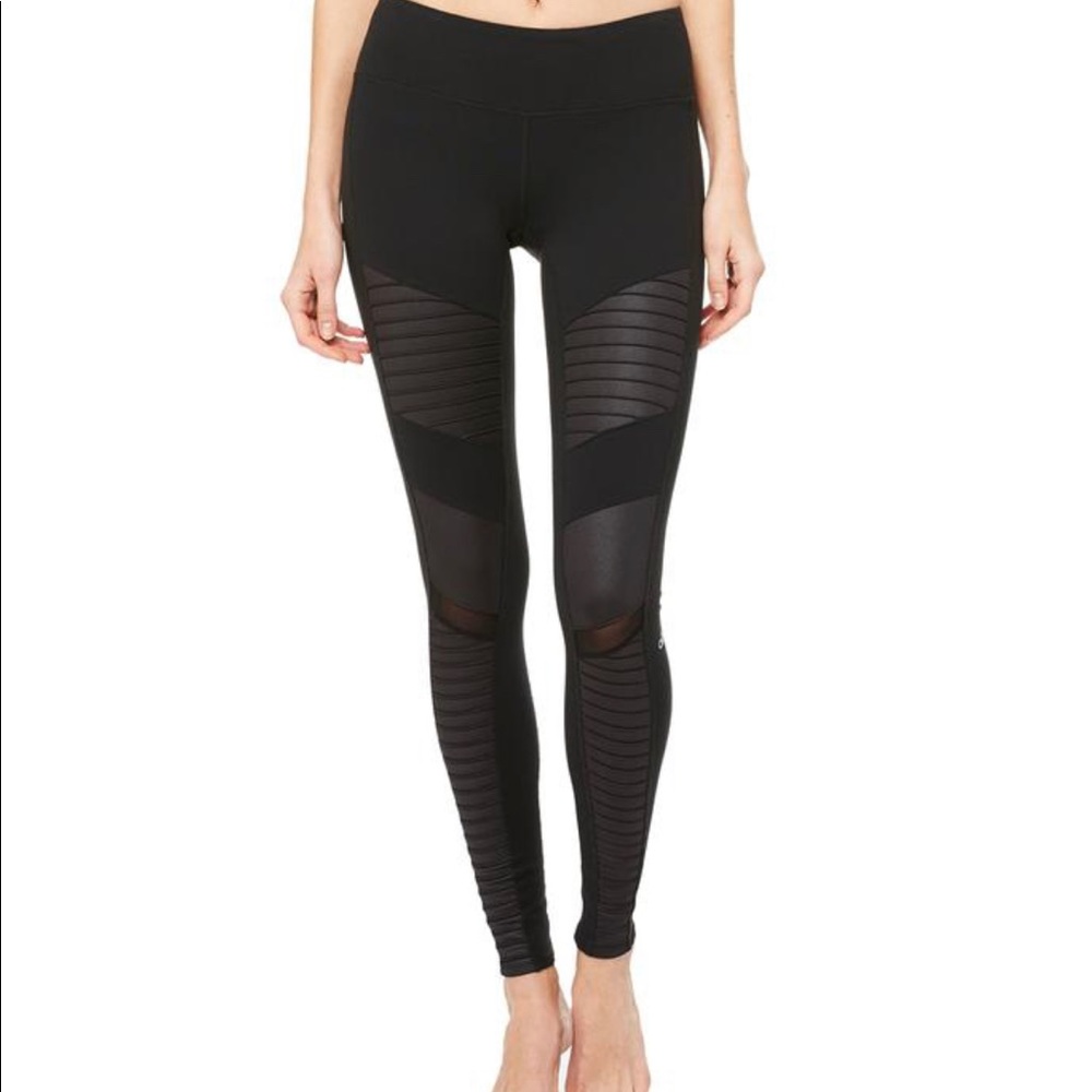 alo yoga leggings